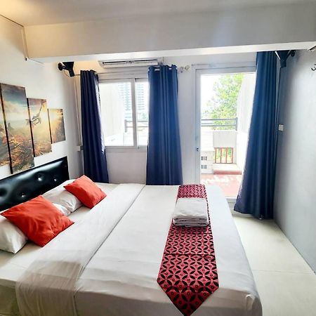 Happio Near Chabad House Hotel Bangkok Ngoại thất bức ảnh