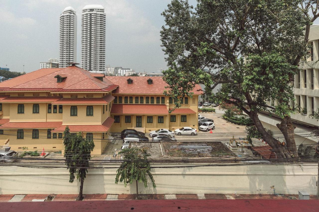 Happio Near Chabad House Hotel Bangkok Ngoại thất bức ảnh