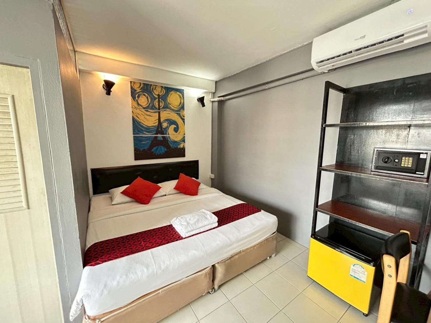 Happio Near Chabad House Hotel Bangkok Ngoại thất bức ảnh