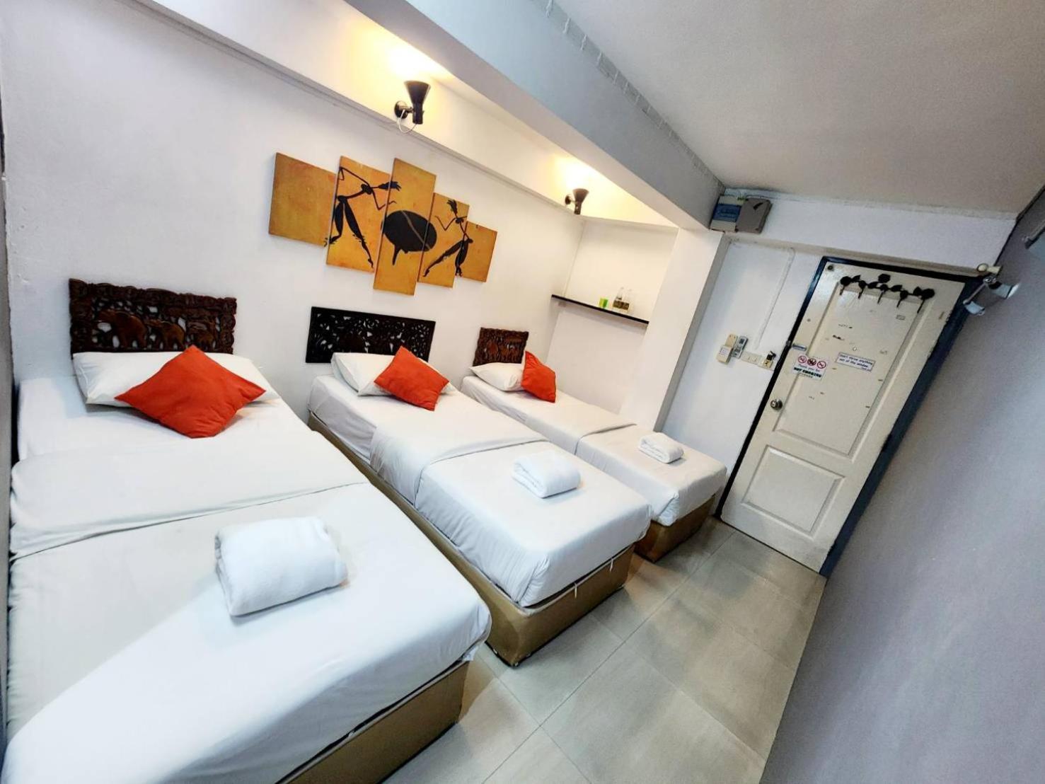Happio Near Chabad House Hotel Bangkok Ngoại thất bức ảnh