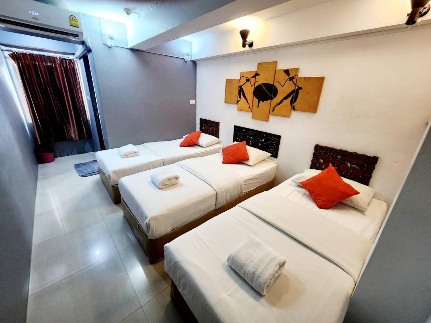 Happio Near Chabad House Hotel Bangkok Ngoại thất bức ảnh
