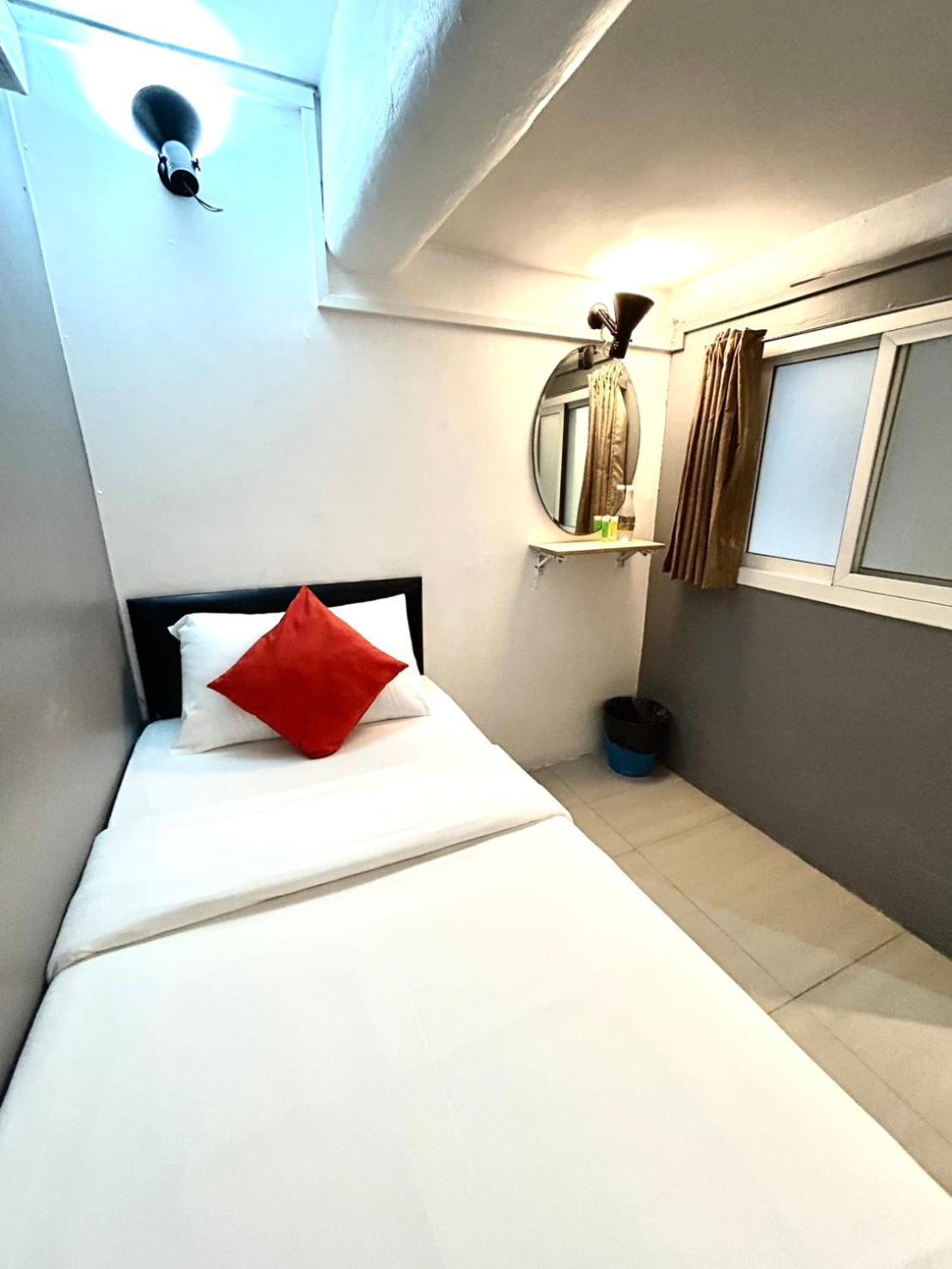 Happio Near Chabad House Hotel Bangkok Ngoại thất bức ảnh
