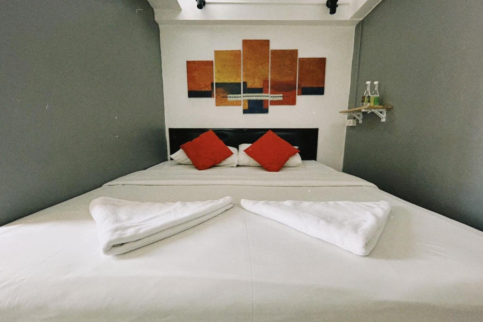 Happio Near Chabad House Hotel Bangkok Ngoại thất bức ảnh