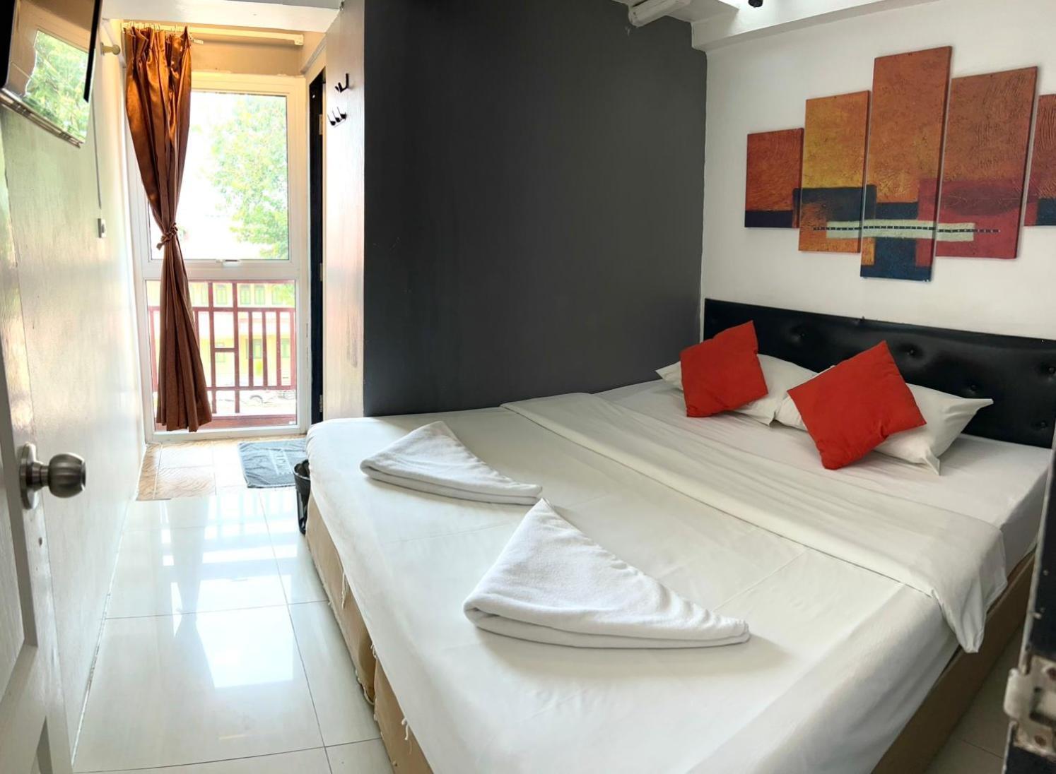 Happio Near Chabad House Hotel Bangkok Ngoại thất bức ảnh