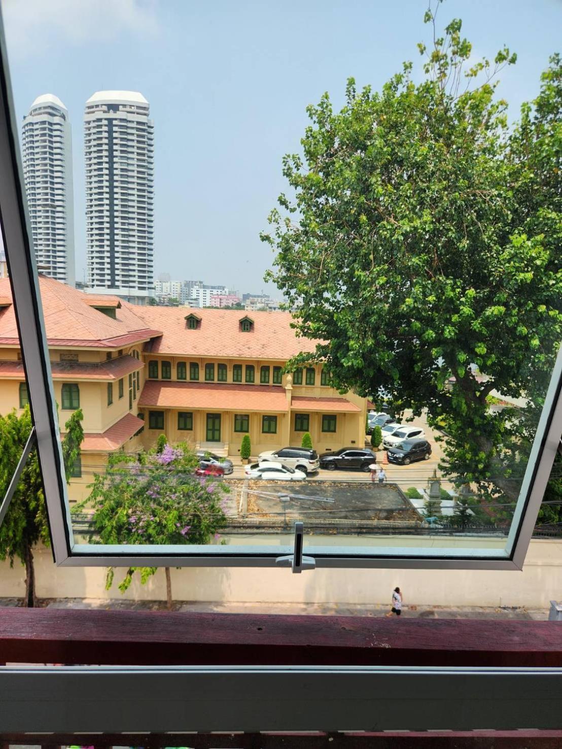Happio Near Chabad House Hotel Bangkok Ngoại thất bức ảnh