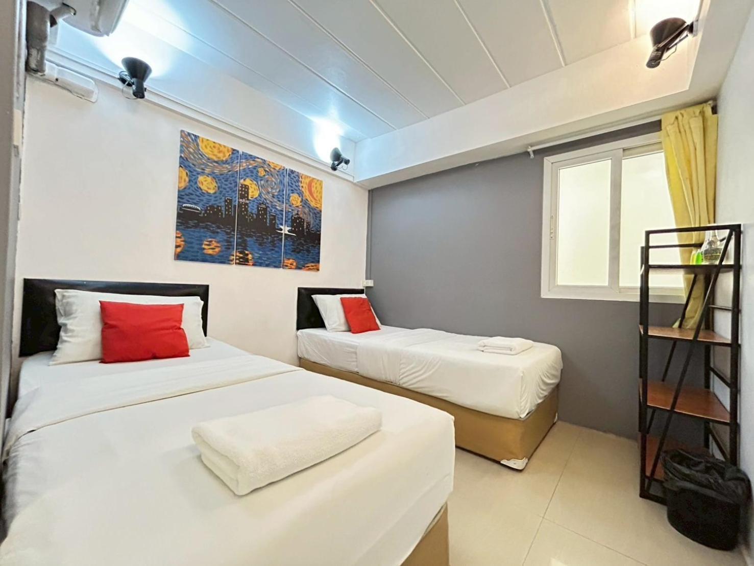Happio Near Chabad House Hotel Bangkok Ngoại thất bức ảnh