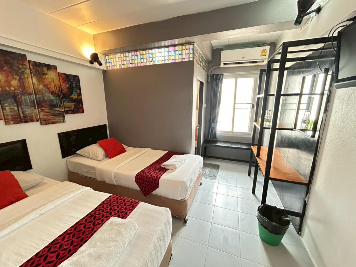 Happio Near Chabad House Hotel Bangkok Ngoại thất bức ảnh